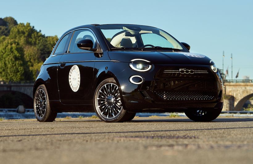 Fiat 500e electric car exterior front